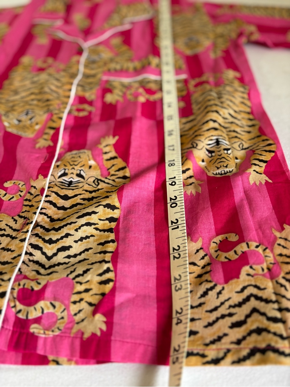 Pink Tiger Print Pajama Set Women’s Cotton Small Short Sleeve & Shorts - Picture 7 of 11